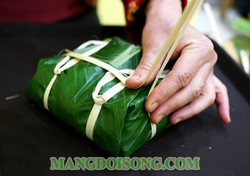 Cách gói bánh chưng đẹp ngon ngày tết không dùng khuôn bảo quản được lâu không hỏng 16