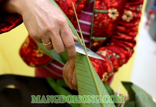 Cách gói bánh chưng đẹp ngon ngày tết không dùng khuôn bảo quản được lâu không hỏng 6