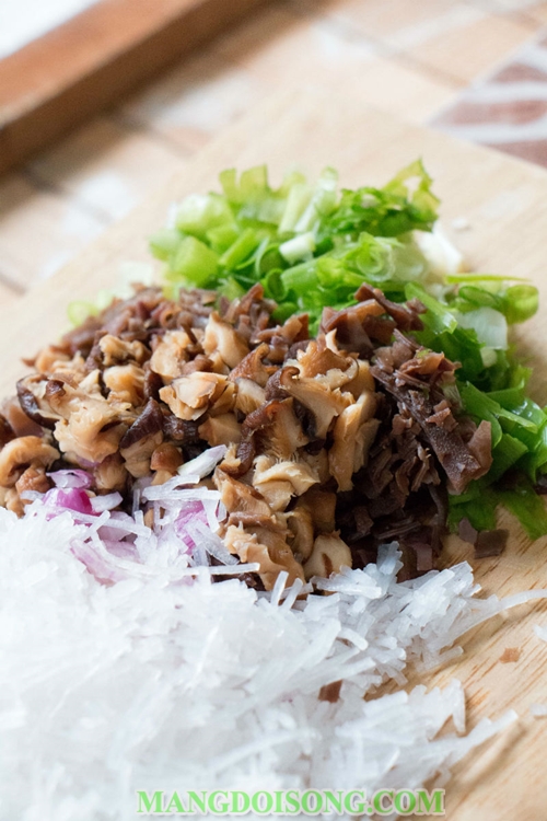 Cách làm bánh bao chiên nhân thịt ngon đúng điệu tại nhà 3