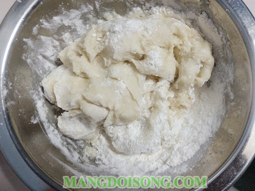Cách làm bánh bao trứng muối sữa chảy đơn giản Thái Lan ngon xốp mịn 5