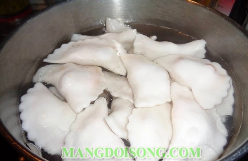 Cách làm bánh bột lọc huế trần nhân tôm thịt ngon bằng bột năng chấm nước mắm cực hấp dẫn 10