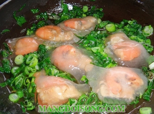 Cách làm bánh bột lọc huế trần nhân tôm thịt ngon bằng bột năng chấm nước mắm cực hấp dẫn 12
