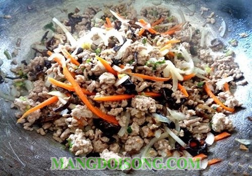 Cách làm bánh gối ngon nhân thịt đơn giản đặc sản Hà Nội 4
