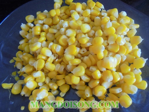 Cách làm bánh kem bắp bằng nồi cơm điện đơn giản tại nhà làm quà 8/3 ý nghĩa 4