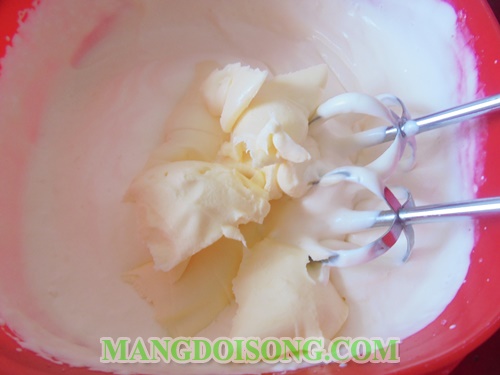 Cách làm bánh kem bắp bằng nồi cơm điện đơn giản tại nhà làm quà 8/3 ý nghĩa 7