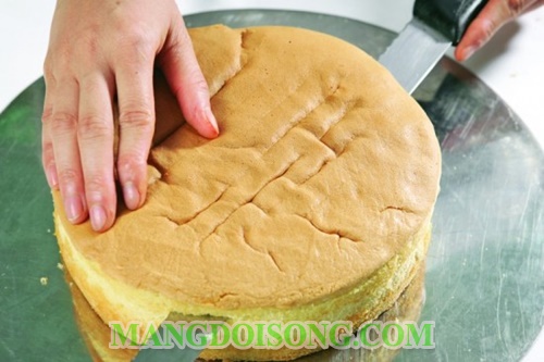 Cách làm bánh kem bắp bằng nồi cơm điện đơn giản tại nhà làm quà 8/3 ý nghĩa 8