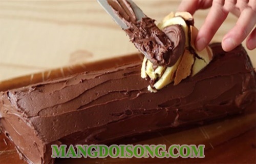 Cách làm bánh khúc cây giáng sinh opera yule log ngon đẹp mắt mang lại cảm giác ấm áp may mắn nhiều sức khỏe cho năm mới 11