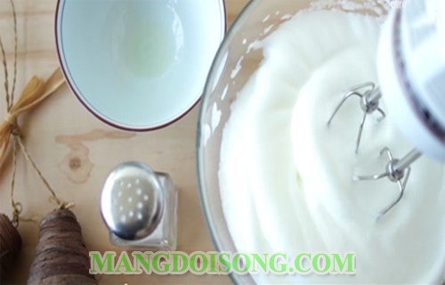 Cách làm bánh khúc cây giáng sinh opera yule log ngon đẹp mắt mang lại cảm giác ấm áp may mắn nhiều sức khỏe cho năm mới 3