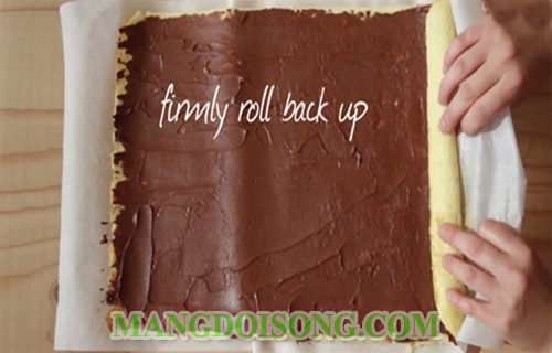 Cách làm bánh khúc cây giáng sinh opera yule log ngon đẹp mắt mang lại cảm giác ấm áp may mắn nhiều sức khỏe cho năm mới 8