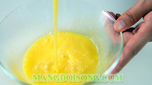 Cách làm bánh mì cuộn xúc xích thơm ngon béo ngậy làm món điểm tâm sáng ngon cho bé yêu thưởng thức 3