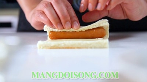 Cách làm bánh mì cuộn xúc xích thơm ngon béo ngậy làm món điểm tâm sáng ngon cho bé yêu thưởng thức 5