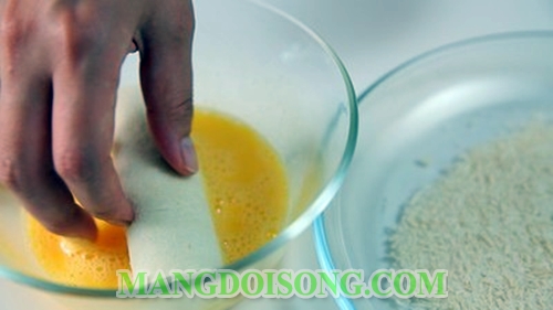 Cách làm bánh mì cuộn xúc xích thơm ngon béo ngậy làm món điểm tâm sáng ngon cho bé yêu thưởng thức 6