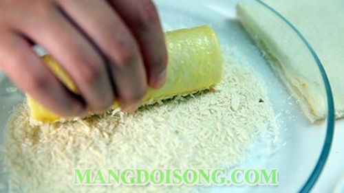 Cách làm bánh mì cuộn xúc xích thơm ngon béo ngậy làm món điểm tâm sáng ngon cho bé yêu thưởng thức 7