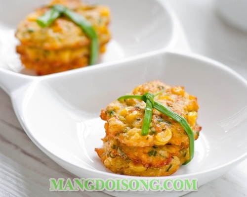 Cách làm bánh ngô chiên giòn ngon ơi là ngon dùng làm món ăn vặt ấm bụng chiều mưa 6