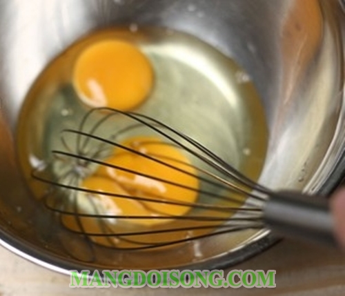 Cách làm bánh Waffle thơm ngon ăn nóng với kem tươi và trái cây ăn một miếng là mê ngay 2