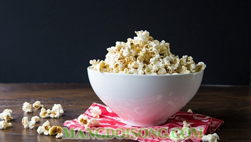 Cách làm bắp rang bơ thơm ngon như mua trong rạp chiếu phim để lâu không bị ỉu 7