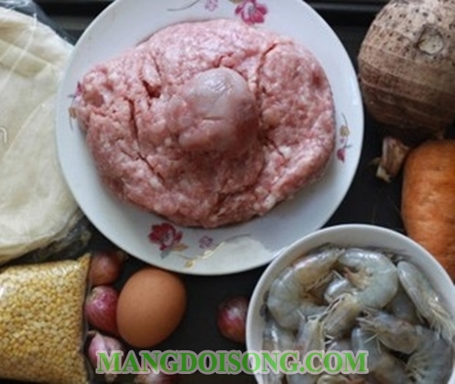 Cách làm chả giò tôm thịt ngon ăn chung với bún tươi rau sống 1