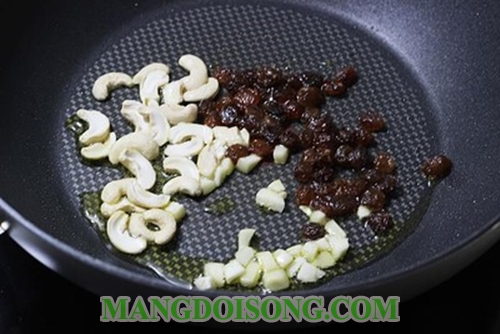 Cách làm cơm chiên chay thơm ngon cho bữa sáng đầu tháng thêm thanh tịnh 1