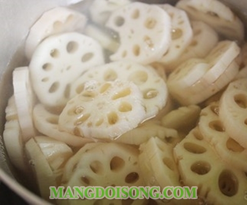 Cách làm củ sen muối chua ngọt ngon giòn cho cả bữa cơm thật thú vị 4