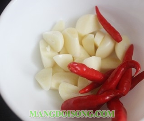 Cách làm củ sen muối chua ngọt ngon giòn cho cả bữa cơm thật thú vị 6