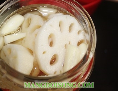 Cách làm củ sen muối chua ngọt ngon giòn cho cả bữa cơm thật thú vị 7