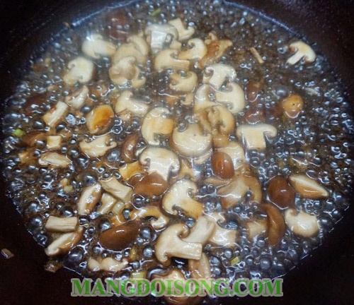 Cách làm đậu hủ non sốt nấm đông cô món chay ngon lạ cho ngày rằm 6