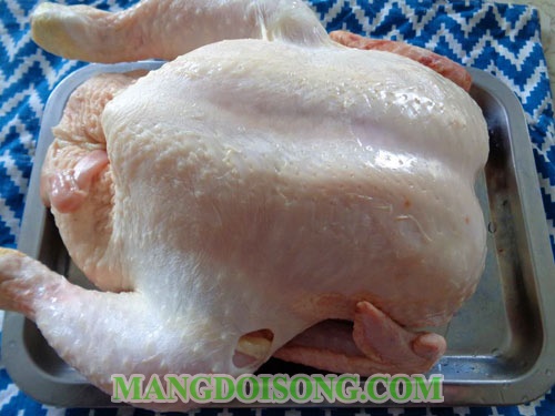 Cách làm gà nướng mật ong nguyên con bằng lò đón giáng sinh ấm áp an lành 2