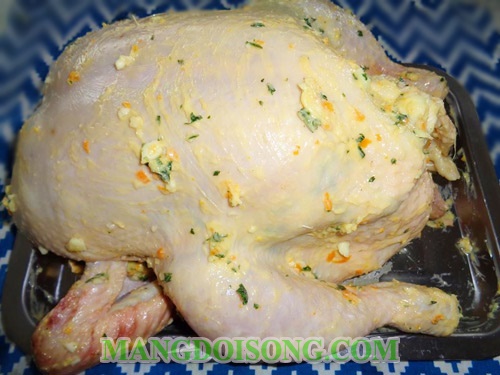 Cách làm gà nướng mật ong nguyên con bằng lò đón giáng sinh ấm áp an lành 3