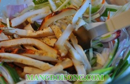Cách làm gỏi mực chua ngọt ngon ăn vào là ghiền đơn giản tại nhà cho ông xã nhâm nhi cuối tuần 5