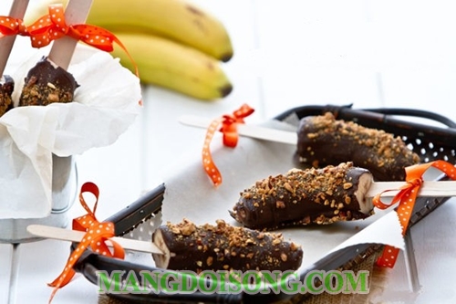 Cách làm kem chuối chocolate hạnh nhân ngon độc đáo cho bé yêu thưởng thức 7