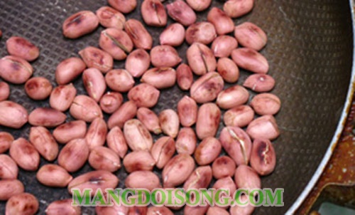 Cách làm kẹo lạc ngon đơn giản tại nhà cho ngày tết bảo quản được lâu 2