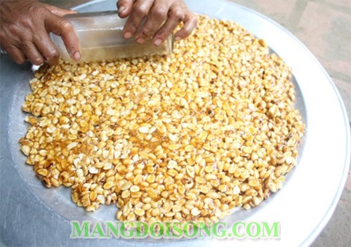 Cách làm kẹo lạc ngon đơn giản tại nhà cho ngày tết bảo quản được lâu 7