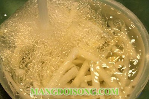 Cách làm mứt bí đao ngon đơn giản tại nhà không cần nước vôi cho ngày tết 4