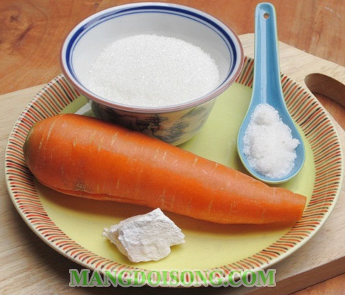 Cách làm mứt cà rốt ngon đơn giản nhất tại nhà cho ngày tết với hình hoa mai đỏ đẹp mắt 1