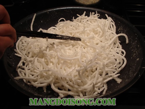 Cách làm mứt dừa ngon non dẻo sữa tươi tại nhà đơn giản cho ngày tết 5