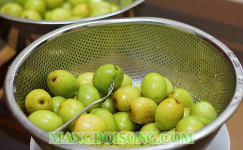 Cách làm mứt táo ta ngon màu đỏ tươi đẹp mắt cho ngày tết2