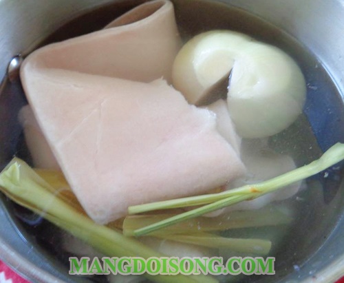 Cách làm nem chua ngon tại nhà để ăn tết biếu người thân an toàn hợp vệ sinh 2