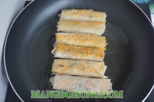 Cách làm nem rán chay ngon cho ngày rằm tháng giêng 5