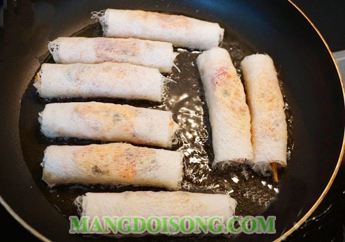 Cách làm nem rán ngon giòn lâu đẹp mắt cho ngày tết 6