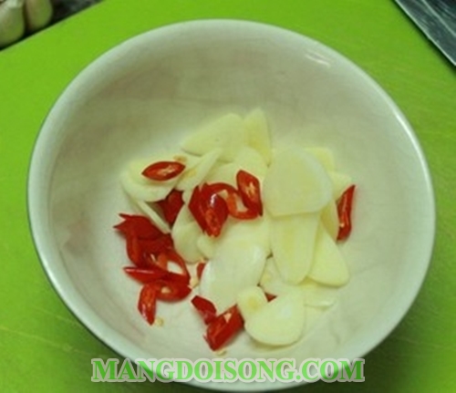 Cách làm rau muốn muối chua tỏi ớt giòn ngon đúng điệu đơn giản bảo quản được lâu không hỏng3