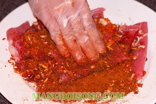 Cách làm thị bò khô miếng ngon tại nhà để ăn tết 4