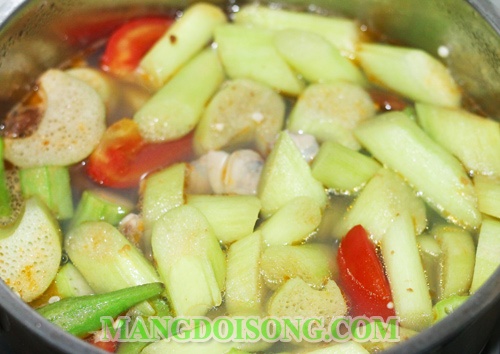 Cách nấu canh chua nghêu ngon đúng điệu chống ngán sau ngày tết 8