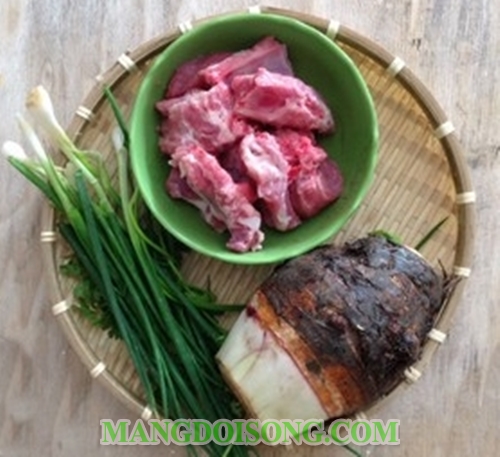 Cách nấu canh khoai môn sườn non thơm ngon bổ dưỡng cho cả nhà thưởng thức 1