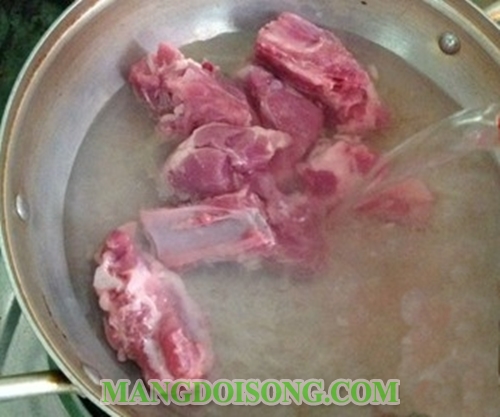 Cách nấu canh khoai môn sườn non thơm ngon bổ dưỡng cho cả nhà thưởng thức 3