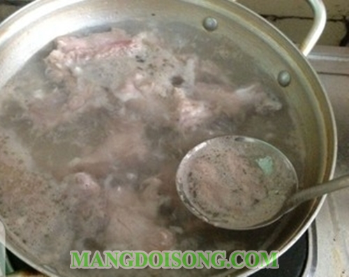 Cách nấu canh khoai môn sườn non thơm ngon bổ dưỡng cho cả nhà thưởng thức 4