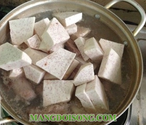 Cách nấu canh khoai môn sườn non thơm ngon bổ dưỡng cho cả nhà thưởng thức 5
