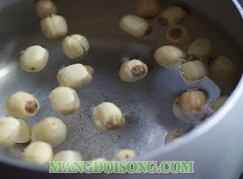Cách nấu canh rong biển nấm đậu hủ hạt sen ngon mát bổ dưỡng cho ngày rằm thanh tịnh 2