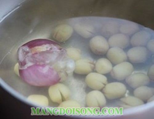 Cách nấu canh rong biển nấm đậu hủ hạt sen ngon mát bổ dưỡng cho ngày rằm thanh tịnh 6