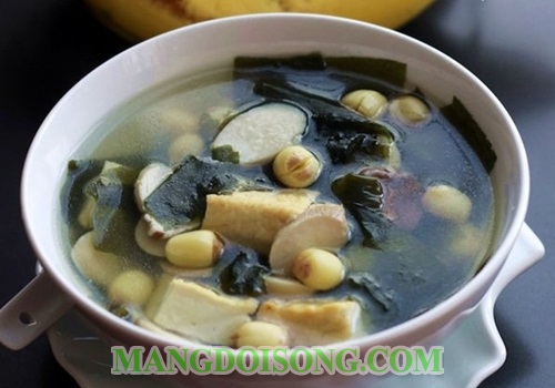 Cách nấu canh rong biển nấm đậu hủ hạt sen ngon mát bổ dưỡng cho ngày rằm thanh tịnh 9
