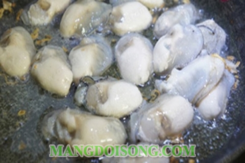 Cách nấu cháo hàu thơm ngon bổ dưỡng dùng làm món ngon tẩm bổ cho mẹ bầu hay trẻ suy dinh dưỡng 5
